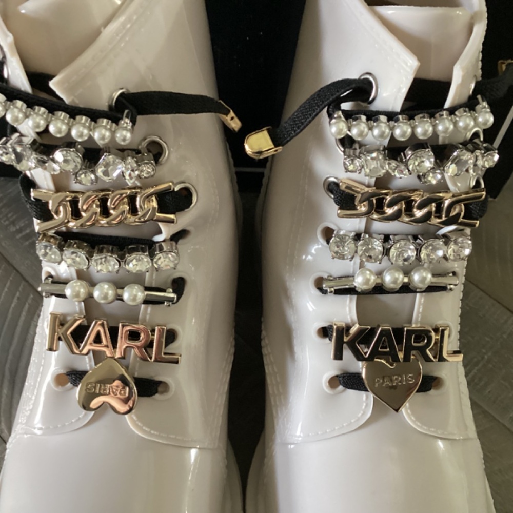 KARL LAGERFELD PARIS Topanga Embellished Rain Booties, size 7 - Picture 3 of 14